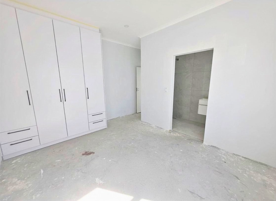 5 Bedroom Property for Sale in Sandown Western Cape